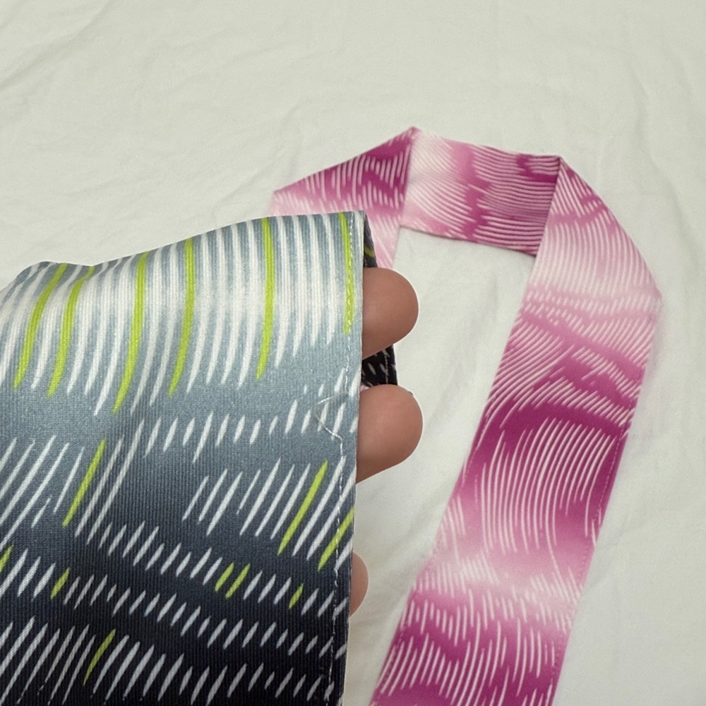 Women’s Nike Pink & Black Patterned Sports Tie Headband w/ Neon Logo. One size - Picture 9 of 9